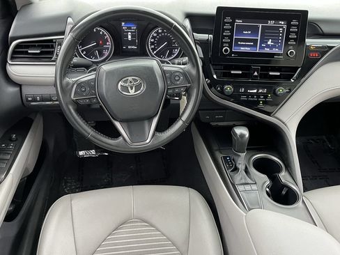 Used 2024 Toyota Camry SE FWD image 10