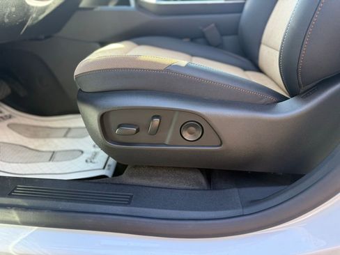 New 2026 Chevrolet Equinox ACTIV w/ Convenience Package III image 12