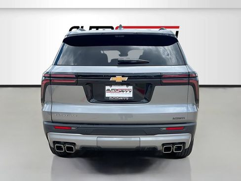 Used 2026 Chevrolet Traverse LT w/ Driver Confidence Package FWD image 6