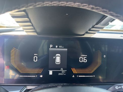 Used 2024 Kia Sorento S image 9