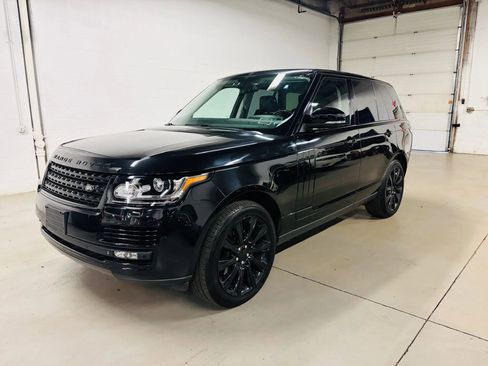 Used 2014 Land Rover Range Rover HSE image 2