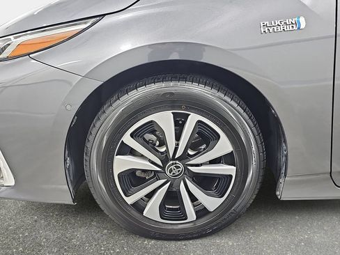 Used 2018 Toyota Prius Prime Advanced FWD image 33