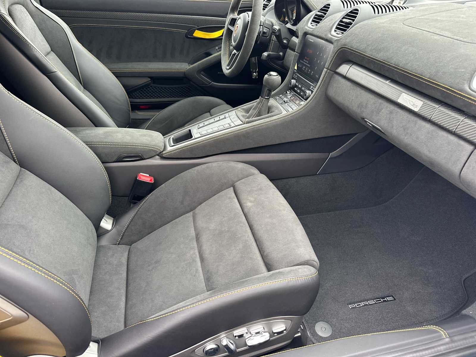 Certified 2023 Porsche 718 Cayman GT4 RS RWD image 13