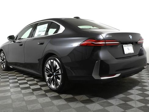 Used 2025 BMW 530i xDrive image 5