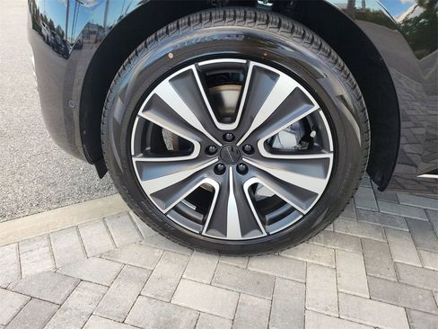 New 2026 Land Rover Range Rover Long Wheelbase SE image 13