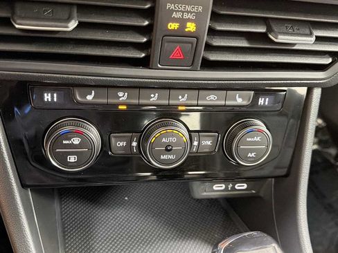 Used 2024 Volkswagen Jetta SE FWD image 20