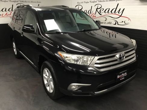 Used 2013 Toyota Highlander Plus AWD/4WD image 2