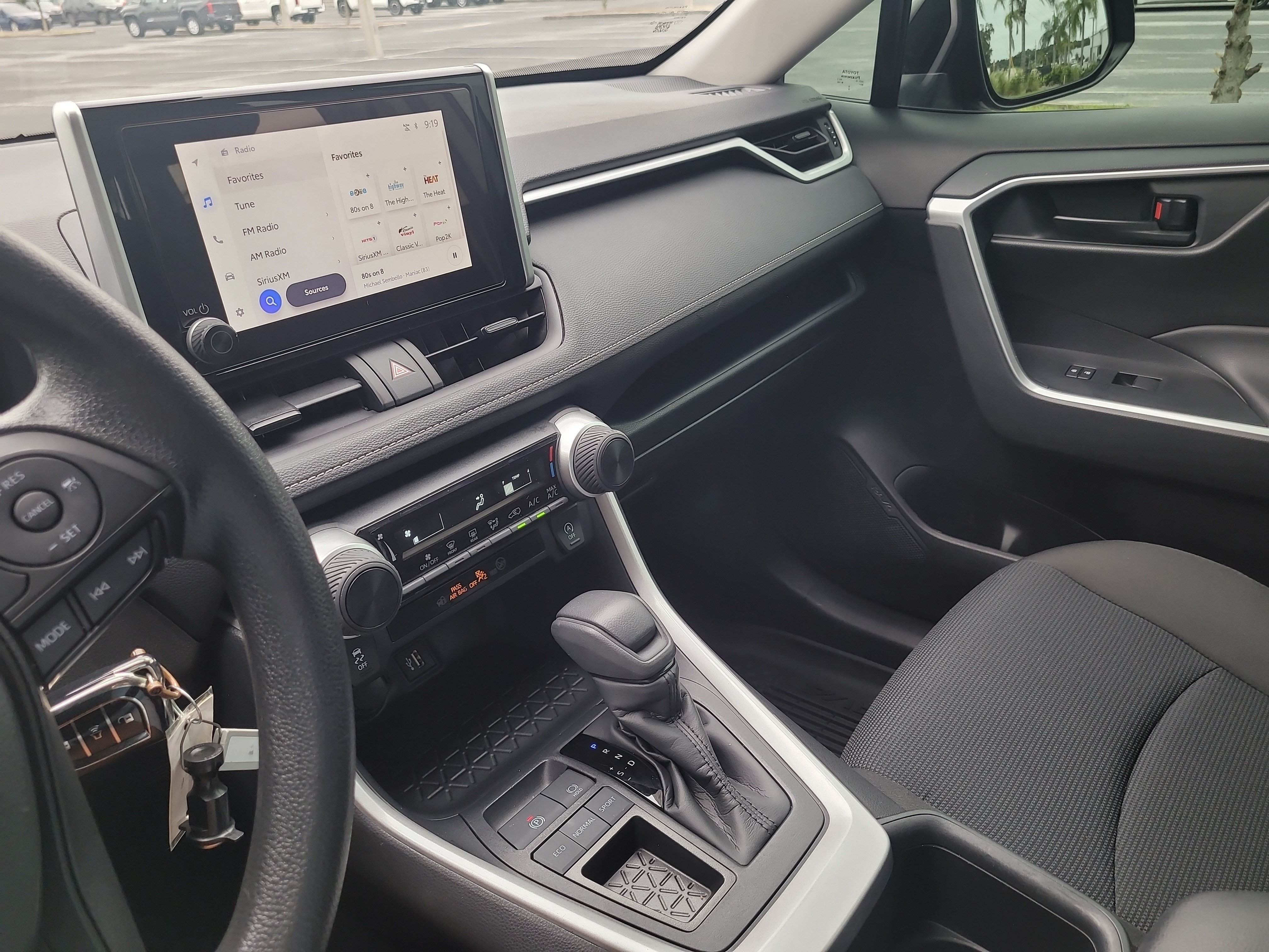 Certified 2025 Toyota RAV4 LE FWD image 20