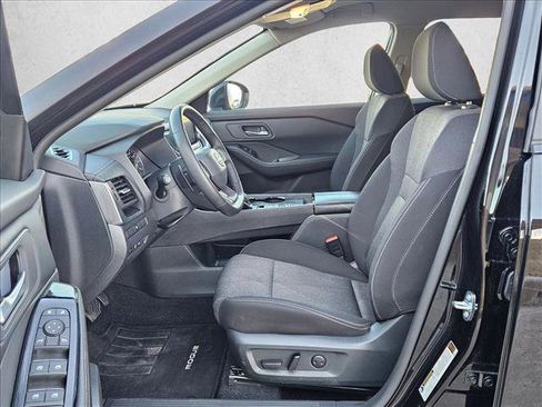 Used 2025 Nissan Rogue SV FWD image 15