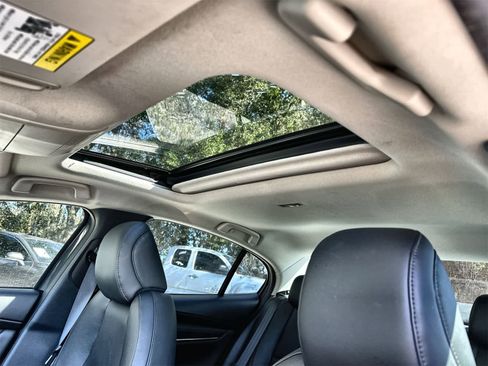 Used 2019 MAZDA MAZDA3 w/Premium Pkg image 21