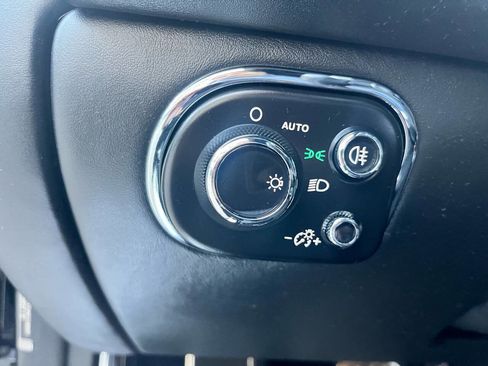 Used 2014 Bentley Mulsanne image 39