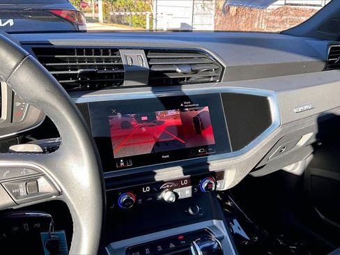 Certified 2022 Audi Q3 2.0T Premium Plus w/ Premium Plus Package image 20