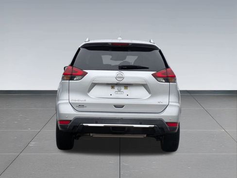 Used 2020 Nissan Rogue SV image 5