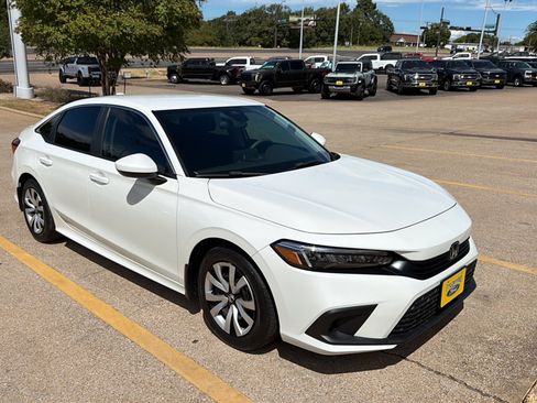 Used 2024 Honda Civic LX image 2