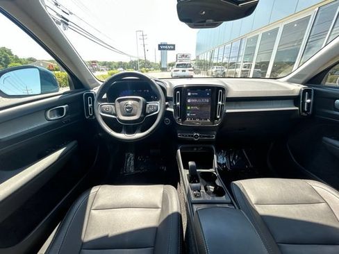 Used 2025 Volvo XC40 B5 Core AWD/4WD image 19