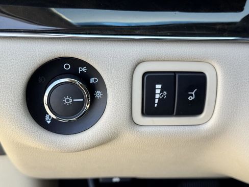 Used 2017 Lincoln MKT AWD w/ Technology Package image 50