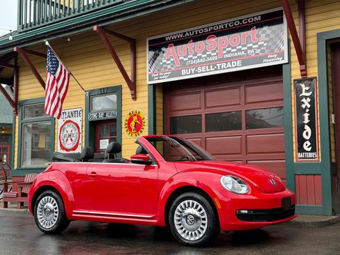 Used 2013 Volkswagen Beetle 2.5 FWD image 1