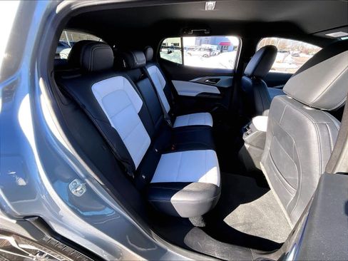 Used 2025 Chevrolet Equinox EV LT w/ Convenience Package image 16