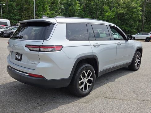 Used 2024 Jeep Grand Cherokee L Limited w/ Luxury Tech Group II AWD/4WD image 13