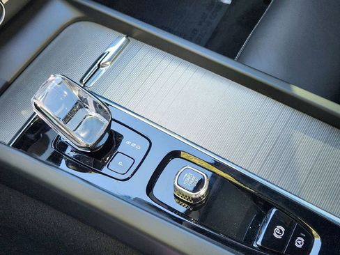 Used 2024 Volvo XC60 T8 Polestar image 18