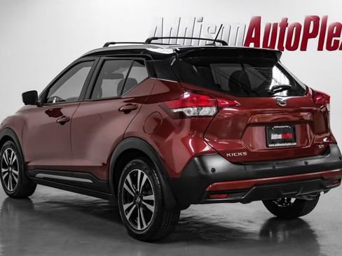 Used 2020 Nissan Kicks SR w/ Exterior Package FWD image 11