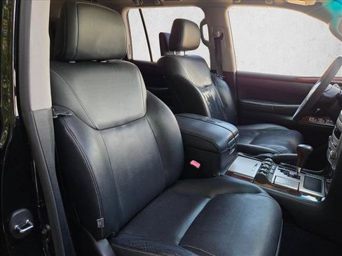 Used 2013 Lexus LX 570 4WD w/ Luxury Pkg w/Pre-crash image 22