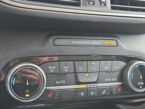 Used 2022 Ford Escape SE w/ Convenience Package image 19