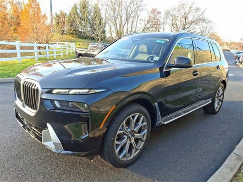 Used 2023 BMW X7 xDrive40i w/ Executive Package image 3