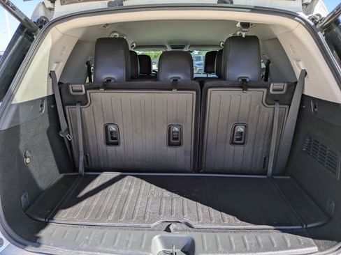 Used 2023 Nissan Pathfinder SL w/ Lighting Package (N92) image 24