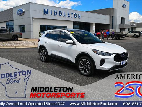 Certified 2024 Ford Escape Platinum w/ Premium Technology Package AWD/4WD image 1
