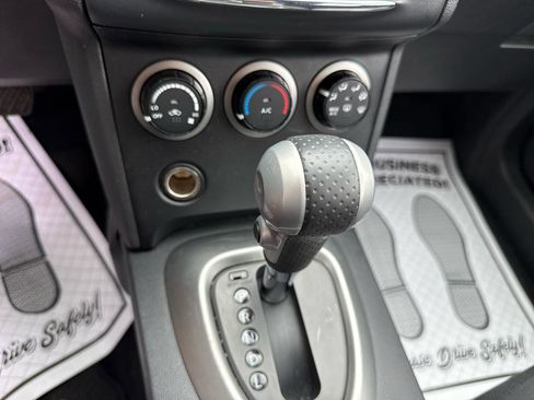 Used 2011 Nissan Rogue S AWD/4WD image 18