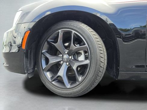 Used 2023 Chrysler 300 S w/ Comfort Group RWD image 44