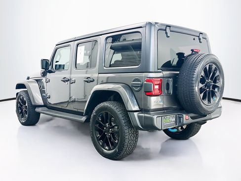 Used 2022 Jeep Wrangler Unlimited Sahara w/ Dual Top Group AWD/4WD image 5