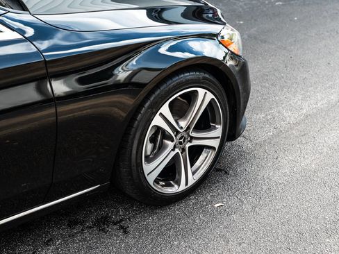 Used 2019 Mercedes-Benz C 300 Sedan w/ Premium Package image 4