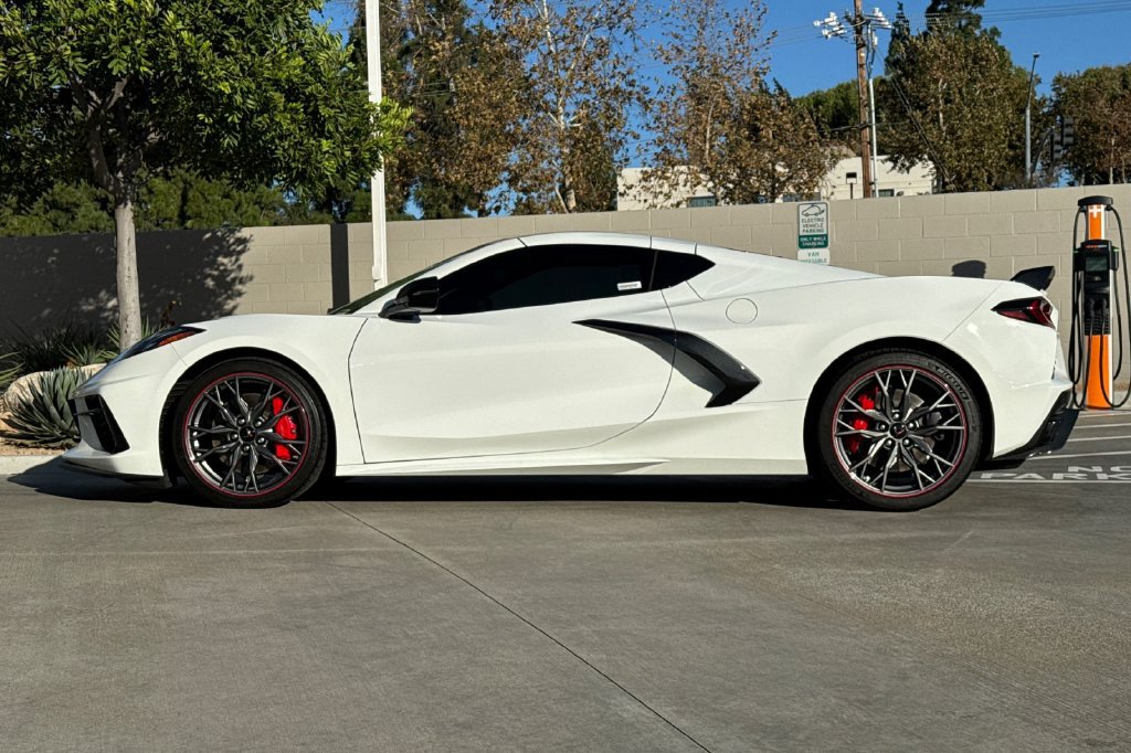 Used 2024 Chevrolet Corvette Stingray Preferred Cpe w/ Z51 Performance Package RWD image 11