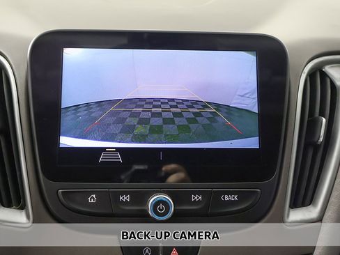 Used 2020 Chevrolet Malibu LS image 3