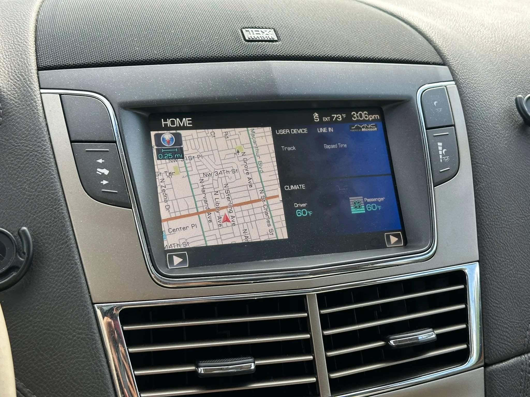 Used 2012 Lincoln MKT AWD image 30