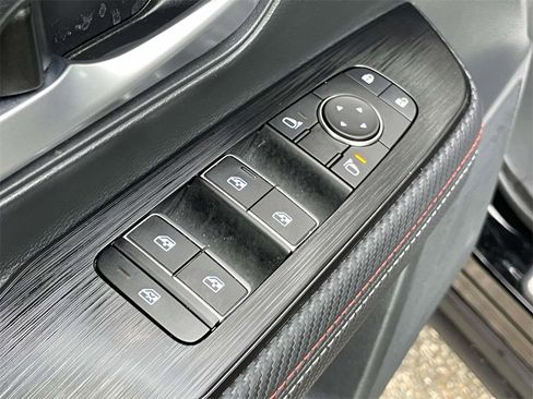 Certified 2025 Nissan Kicks SR w/ Illumination Package image 17