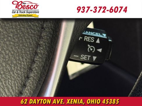 Used 2015 Toyota Corolla LE image 12