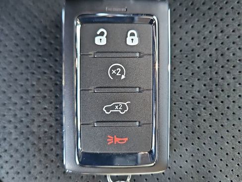 New 2026 Jeep Grand Cherokee Altitude image 31