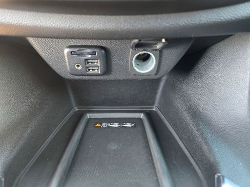 Used 2022 Chevrolet Traverse RS FWD image 16