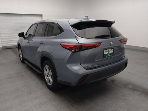 Used 2020 Toyota Highlander LE FWD image 5