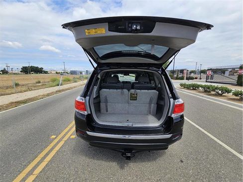 Used 2012 Toyota Highlander SE w/ Tow Pkg AWD/4WD image 45