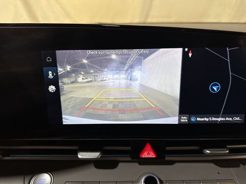Used 2024 Hyundai Elantra SEL FWD image 23