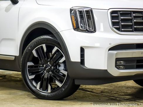 Used 2024 Kia Telluride SX image 3