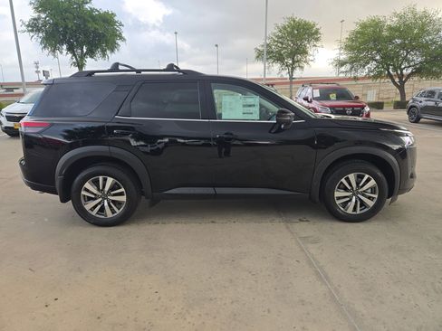 New 2026 Nissan Pathfinder SL FWD image 2
