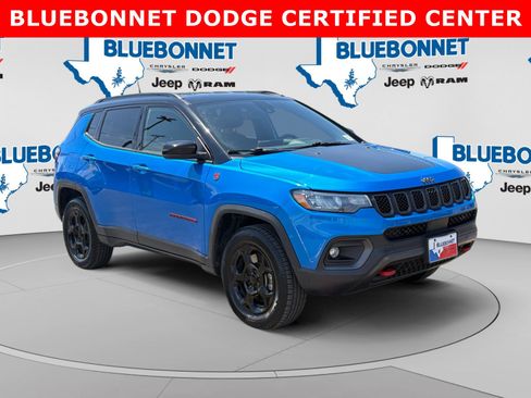 Used 2023 Jeep Compass Trailhawk AWD/4WD image 3