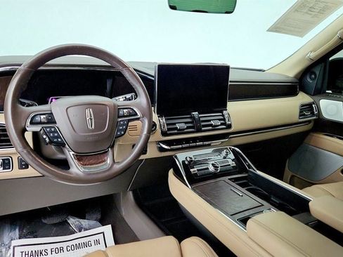 Used 2022 Lincoln Navigator Reserve image 12