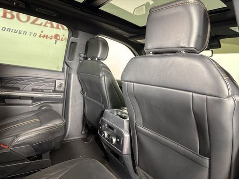 Used 2023 Ford Expedition Platinum image 19