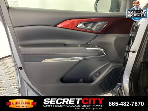 Used 2026 Chevrolet Traverse Z71 AWD/4WD image 12